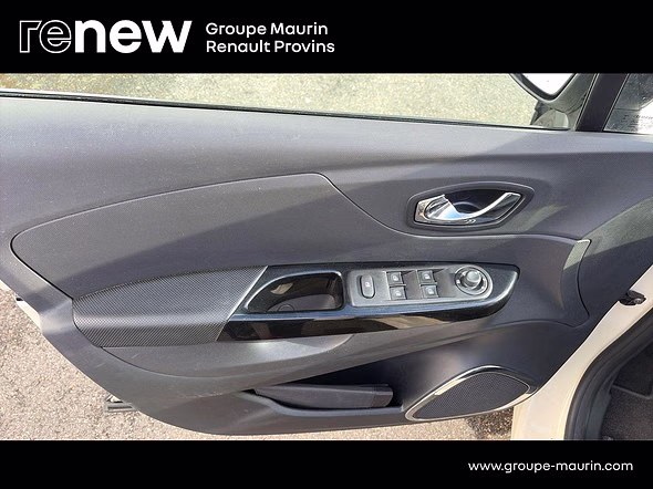 RENAULT Captur 1.5 dCi 110ch Stop&Start energy Intens - Miniature 17