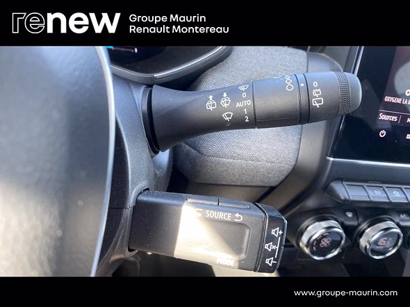 RENAULT Clio 1.6 E-Tech 145ch full hybrid Techno - 24 - Miniature 19