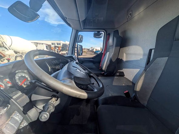 RENAULT TRUCKS D D 12 MED P4X2 250 E6 - Miniature 7