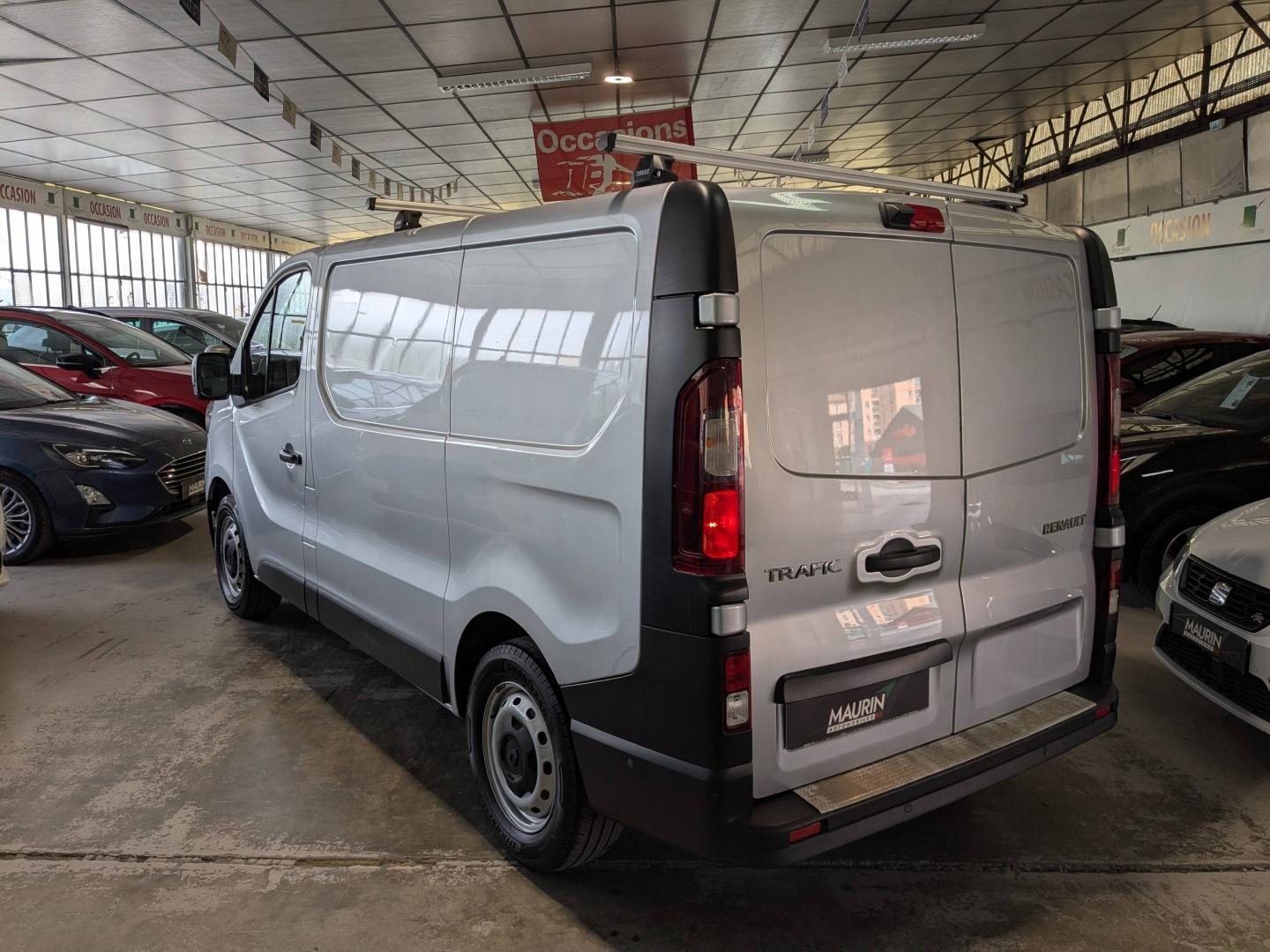 RENAULT Trafic Fg L1H1 3T 2.0 Blue dCi 170ch Advance EDC -24 - Photo 3