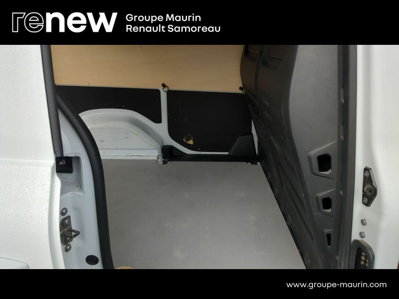 RENAULT Kangoo Van d’occasion à vendre à FONTAINEBLEAU chez DPL - GARAGE DU CENTRE (Photo 13)