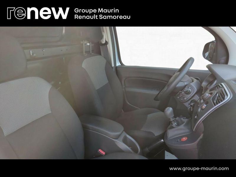 RENAULT Kangoo Express VUL d’occasion à vendre à FONTAINEBLEAU chez DPL - GARAGE DU CENTRE (Photo 8)