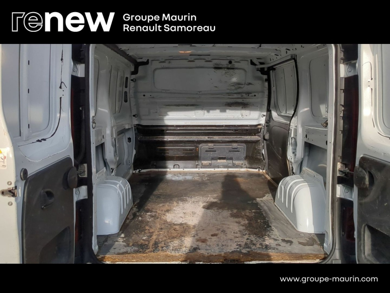 RENAULT Trafic Fg VUL d’occasion à vendre à FONTAINEBLEAU chez DPL - GARAGE DU CENTRE (Photo 8)