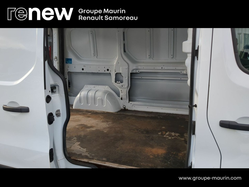 RENAULT Trafic Fg VUL d’occasion à vendre à FONTAINEBLEAU chez DPL - GARAGE DU CENTRE (Photo 9)